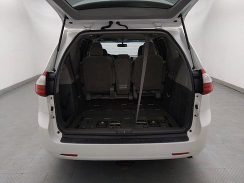 Used 2017 Toyota Sienna LE FWD image 29