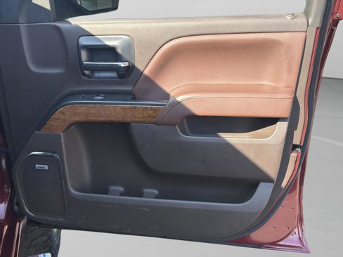 Used 2015 Chevrolet Silverado 2500 High Country w/ Duramax Plus Package image 29