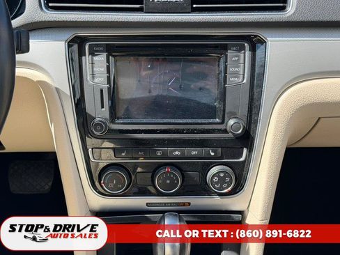 Used 2019 Volkswagen Passat 2.0T Wolfsburg w/ Wheels & Sunroof Package FWD image 11