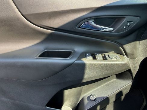 Used 2023 Chevrolet Equinox LT FWD image 11