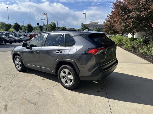 Used 2020 Toyota RAV4 XLE w/ Convenience Package AWD/4WD image 7