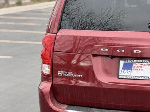 Used 2014 Dodge Grand Caravan SXT w/ UConnect Hands-Free Group image 6