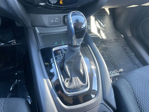 Used 2022 Nissan Rogue Sport S image 13
