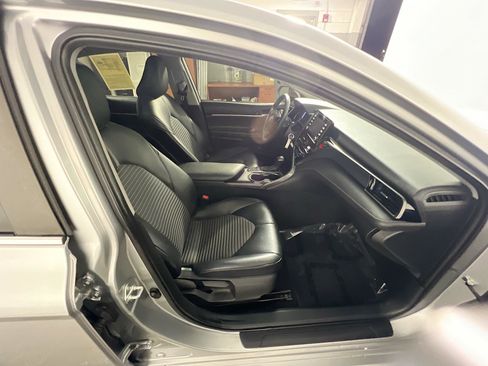 Used 2022 Toyota Camry SE image 31