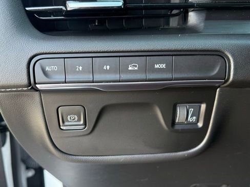 Used 2023 Cadillac Escalade Premium Luxury image 19