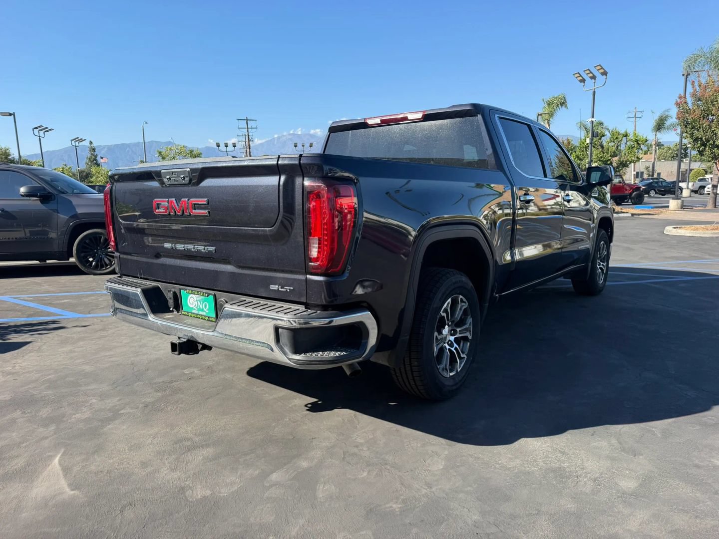 Used 2025 GMC Sierra 1500 SLT AWD/4WD image 6