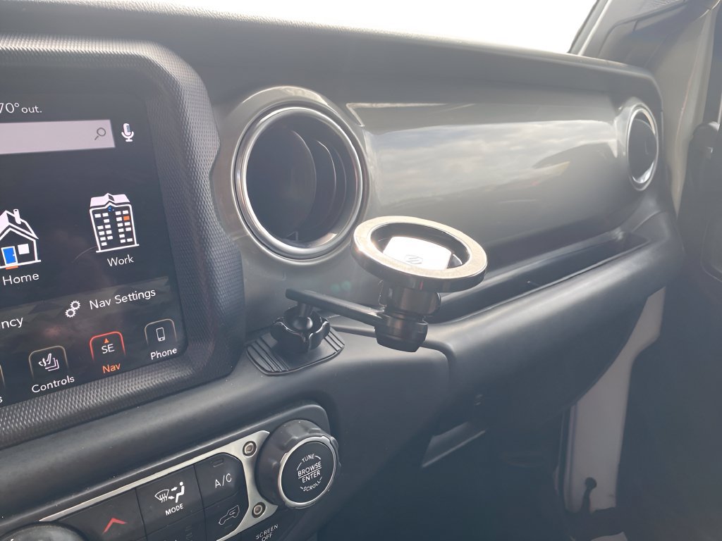 Used 2019 Jeep Wrangler Unlimited Sahara w/ Advanced Safety Group AWD/4WD image 16