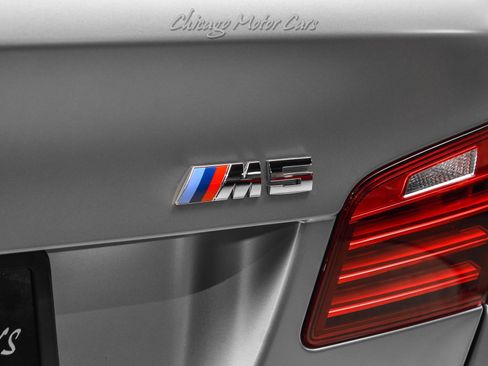 Used 2015 BMW M5 RWD image 45