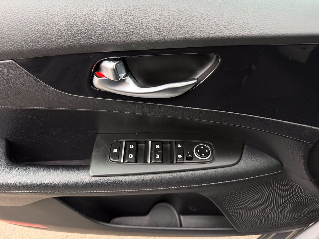 Used 2024 Kia Forte GT-Line FWD image 20
