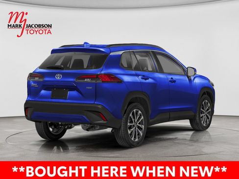 Used 2023 Toyota Corolla Cross XLE w/ Convenience Package AWD/4WD image 3