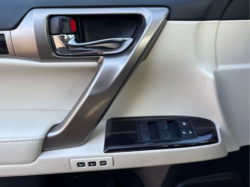 Used 2020 Lexus GX 460 Premium image 31