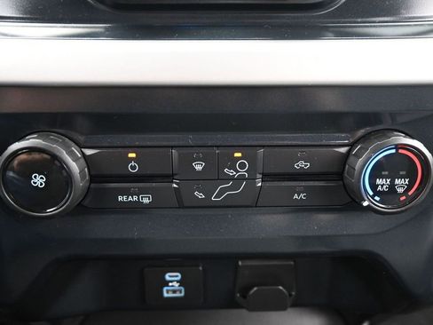 Used 2022 Ford F150 XLT AWD/4WD image 25