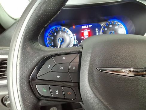 Used 2020 Chrysler Pacifica Limited w/ S Appearance Package FWD image 16