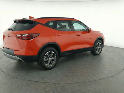 Used 2025 Chevrolet Blazer LT FWD image 9