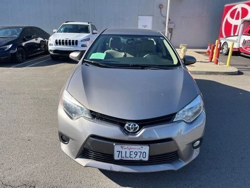 Used 2015 Toyota Corolla LE FWD image 2
