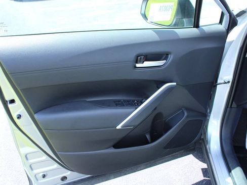 Used 2023 Toyota Corolla Cross XLE w/ Convenience Package AWD/4WD image 34