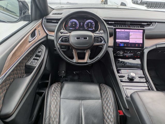 Certified 2025 Jeep Grand Cherokee Summit w/ Obsidian Package AWD/4WD image 14