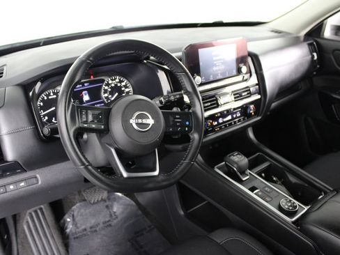 Certified 2025 Nissan Pathfinder SV AWD/4WD image 18