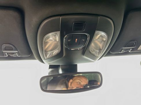 Used 2024 Jeep Compass Latitude w/ Convenience Group AWD/4WD image 20