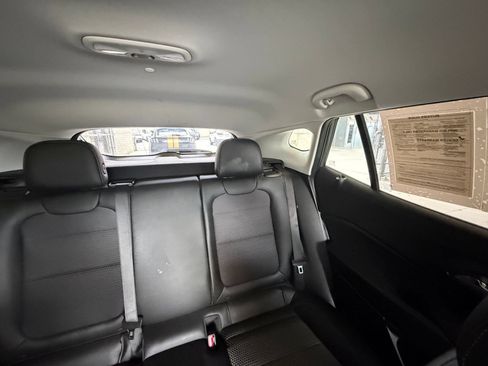 Used 2025 Chevrolet Trax LT FWD image 36