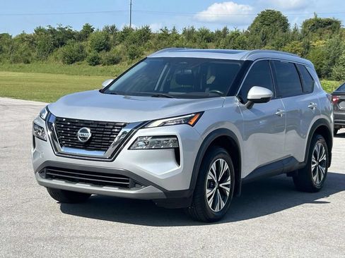 Used 2021 Nissan Rogue SV w/ Premium Package FWD image 3