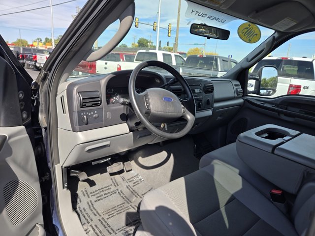 Used 2005 Ford F250 4x4 Crew Cab Super Duty image 2