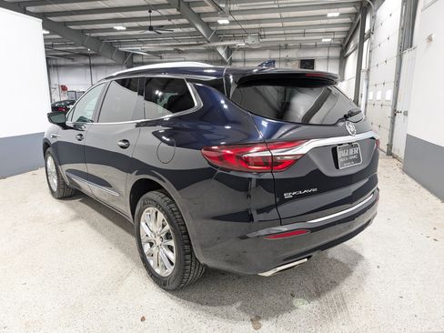 Used 2020 Buick Enclave Premium w/ Sun and Sites Package image 5