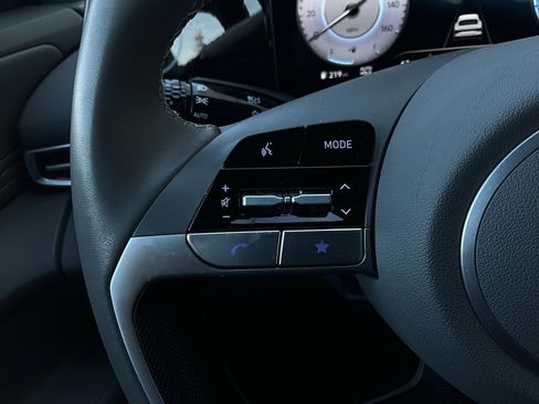 Used 2025 Hyundai Elantra SEL image 36