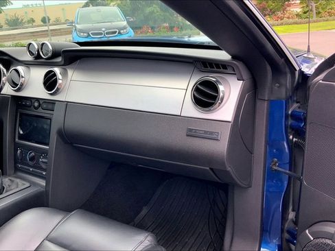 Used 2006 Ford Mustang GT RWD image 15