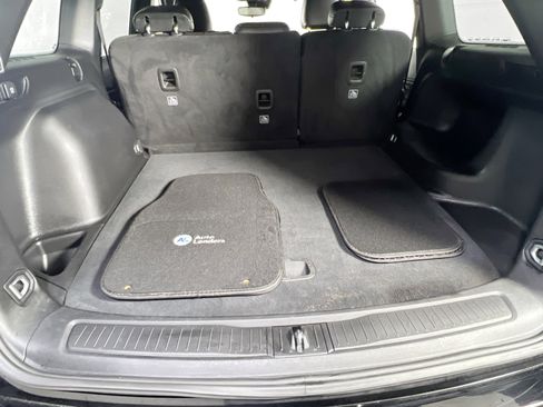 Used 2023 Jeep Grand Cherokee Altitude image 25