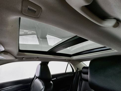Used 2019 Chrysler 300 Touring L w/ Quick Order Package 22F AWD/4WD image 5