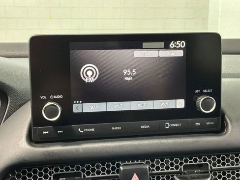 Used 2025 Honda HR-V Sport image 14