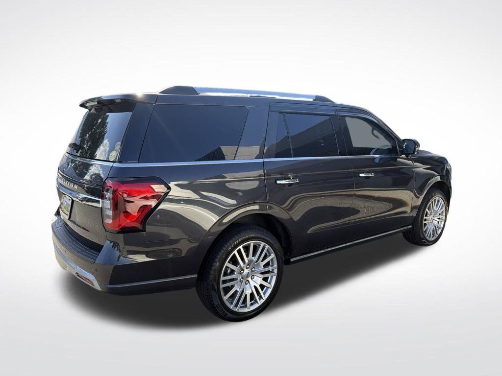 Used 2024 Ford Expedition Limited AWD/4WD image 4