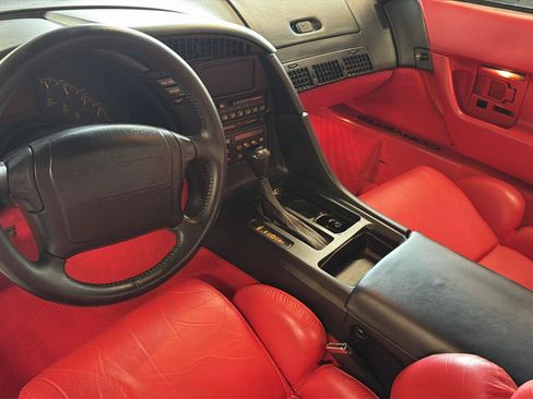 Used 1993 Chevrolet Corvette Coupe RWD image 16