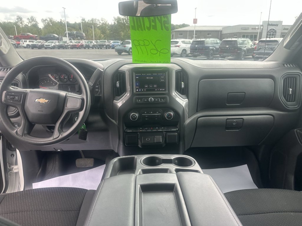 Used 2020 Chevrolet Silverado 1500 Custom w/ Custom Value Package AWD/4WD image 10