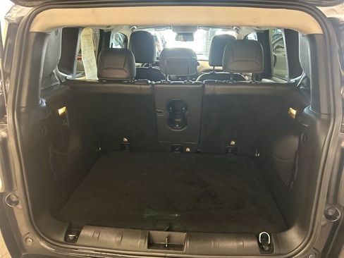 Used 2016 Jeep Renegade Limited image 22