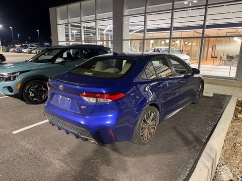 Used 2020 Toyota Corolla SE w/ SE Premium Package image 3