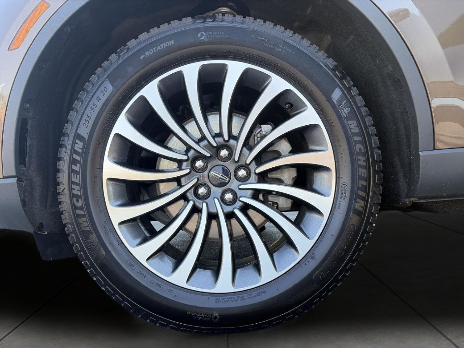 Used 2022 Lincoln Aviator Reserve w/ Elements Package Plus AWD/4WD image 4