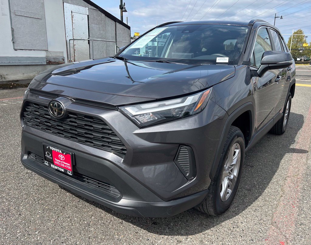 Certified 2025 Toyota RAV4 XLE FWD image 1