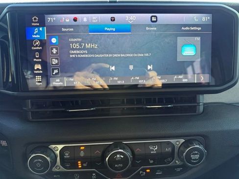 Used 2024 Jeep Wrangler Willys image 20