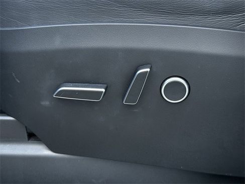 Used 2022 Tesla Model X Plaid image 23