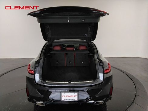 Used 2023 BMW X4 xDrive30i image 8