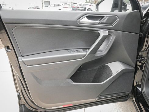 Used 2021 Volkswagen Tiguan S image 14