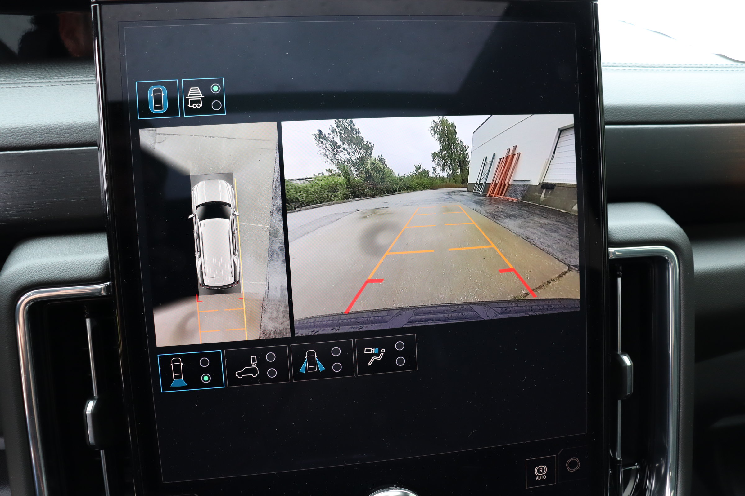 New 2026 GMC Yukon Denali w/ Sun & Power Step Package AWD/4WD image 18