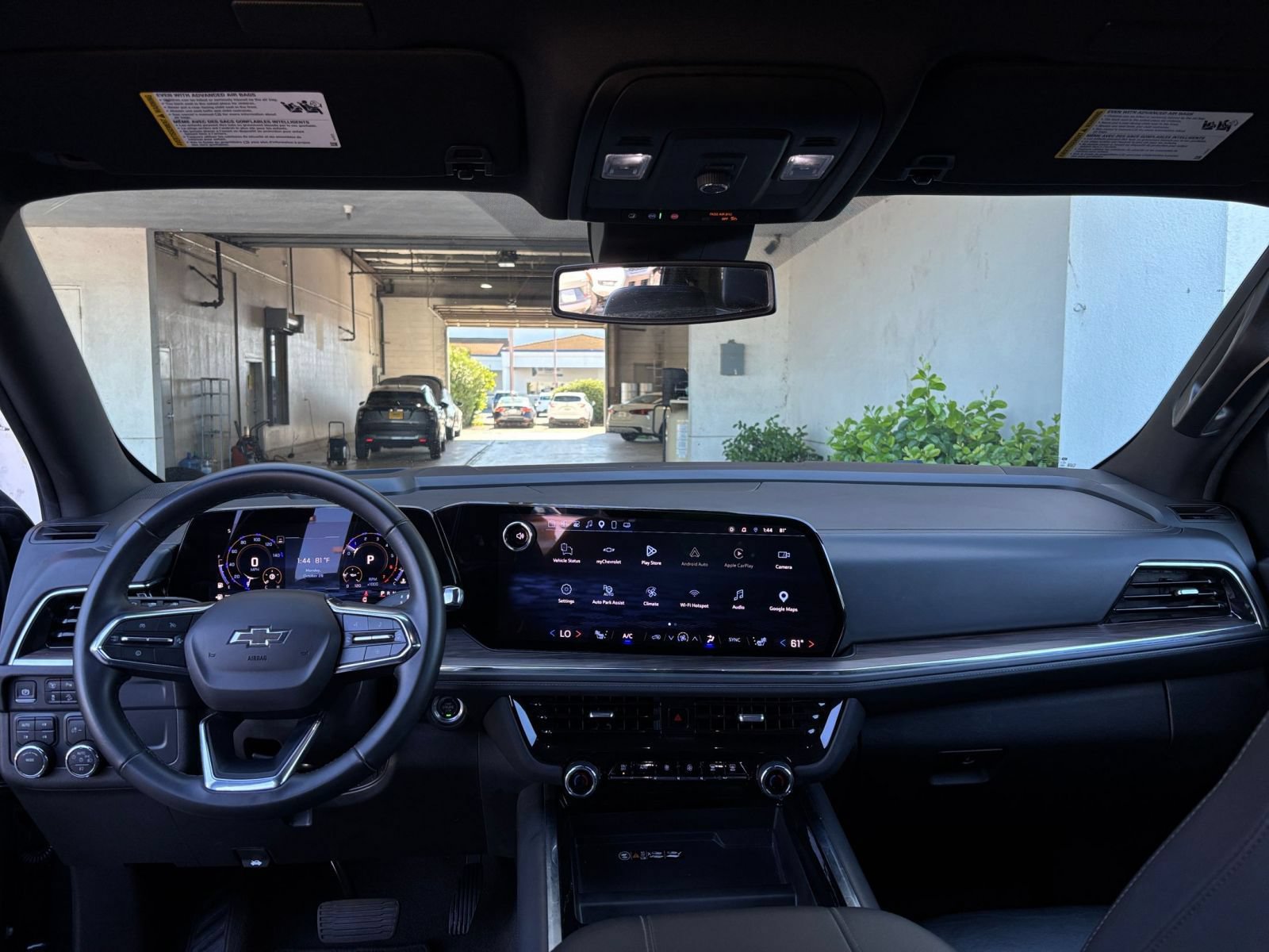 Used 2025 Chevrolet Tahoe Z71 AWD/4WD image 36