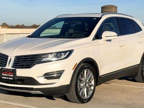 Used 2017 Lincoln MKC Reserve w/ Lincoln MKC Climate Package image 3