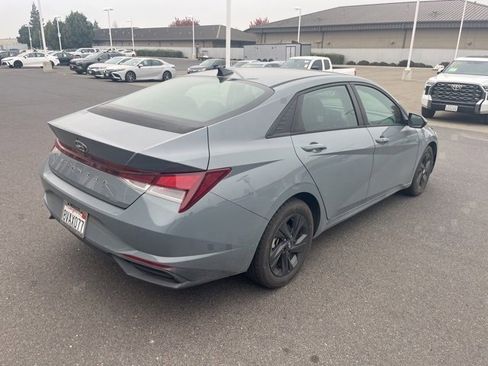 Used 2021 Hyundai Elantra SEL image 5