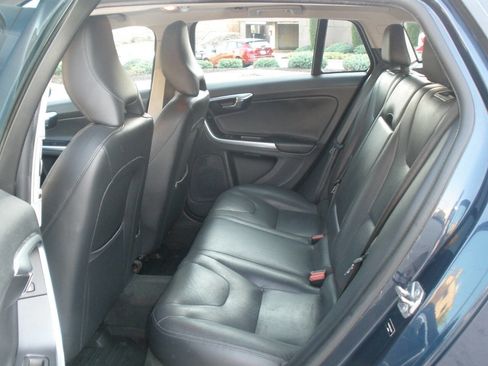 Used 2015 Volvo V60 T5 Premier image 25