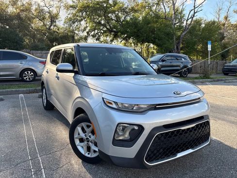 Used 2020 Kia Soul S FWD image 4