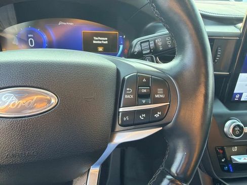 Used 2020 Ford Explorer Platinum w/ Premium Technology Package AWD/4WD image 27